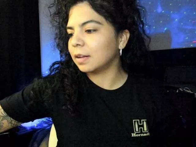Kimmiakiss22 on BongaCams 