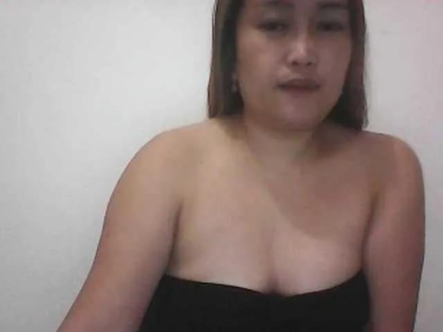 Offline Kissmebabe143 on BongaCams