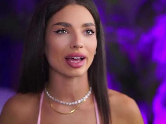 LalaRoze on BongaCams