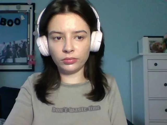 Larice — What turns me on the most is talking about sensual fantasies, kissing and licking, teasing, sexy lingerie, high heels, when you treat me like a princess