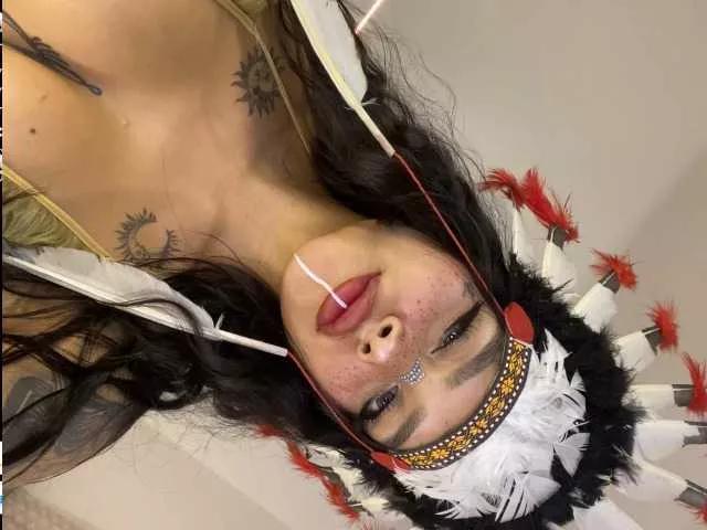 Freechat laurencamila1 on BongaCams