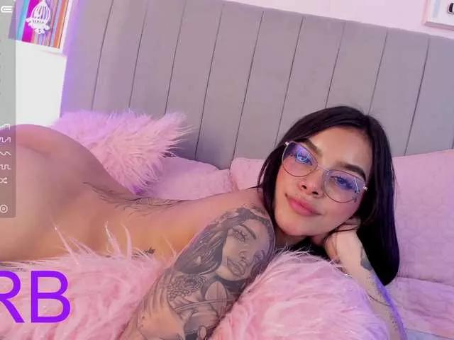 Freechat laurencamila1 on BongaCams