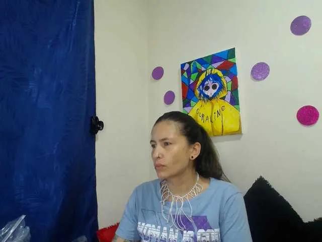 Offline leyla-hot on BongaCams