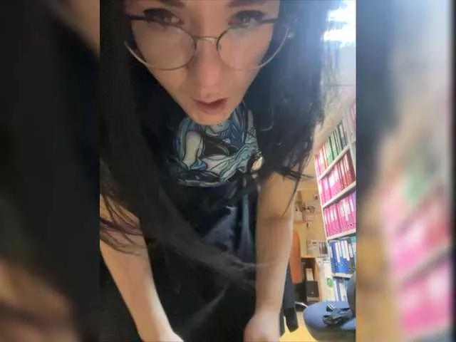 LiLCaTt on BongaCams 