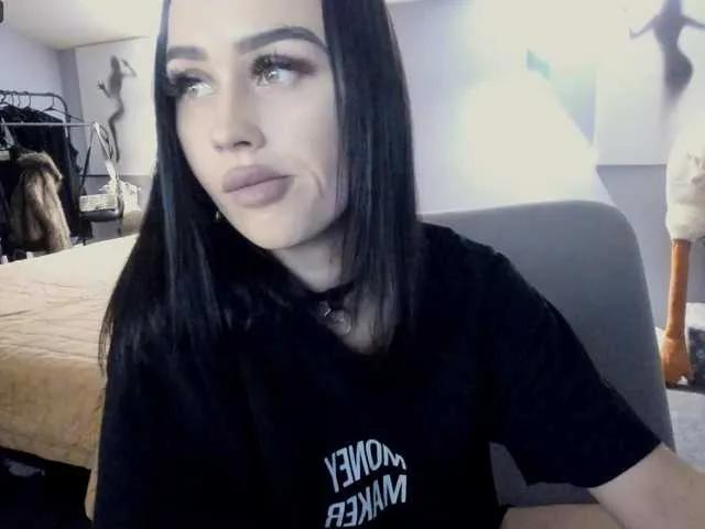 LisaJohnson — Sensory/style: calm voice, whisper, slow pace, atmosphere (candles, music, cozy lighting), neat appearance