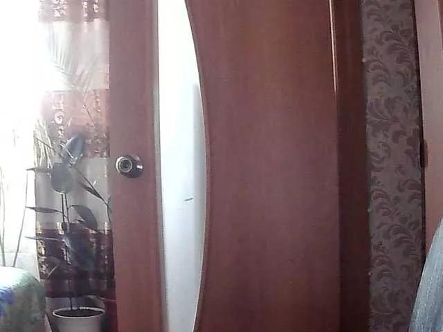 Lola18111 on BongaCams 