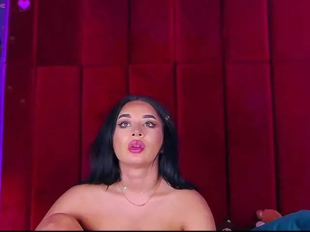 Freechat madylux on BongaCams