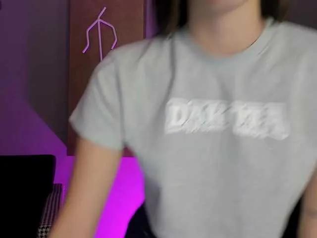 MaiaCollins1 — I'm very turned on by naughty men who like to talk dirty to me and who know what it's worth to be with me, make me wet and I'll make you cum...