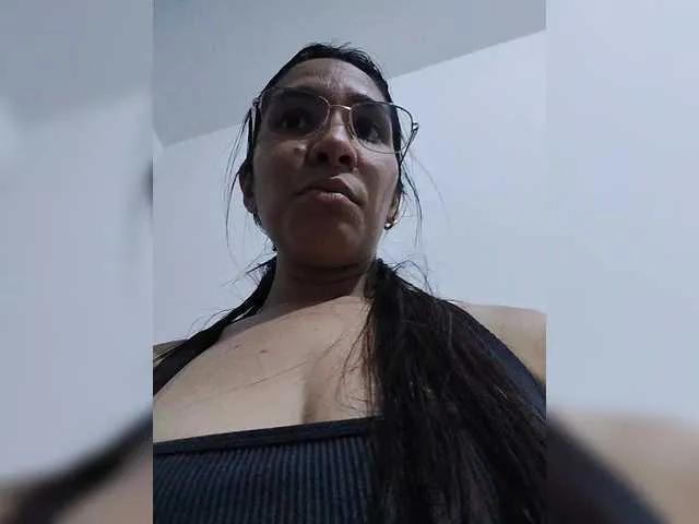 Offline maky-davis on BongaCams