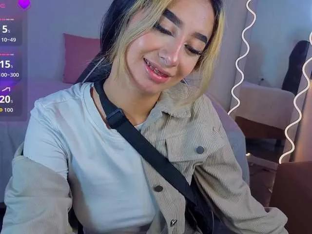 Offline Malory-tay on BongaCams