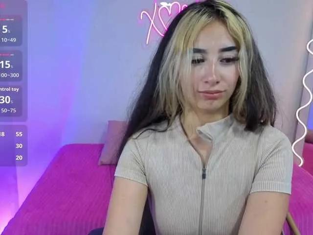 Offline Malory-tay on BongaCams