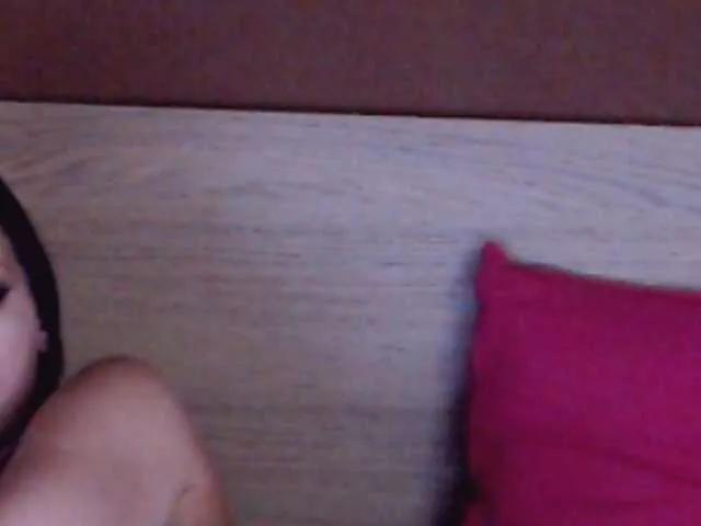 Offline MandyBlaire on BongaCams