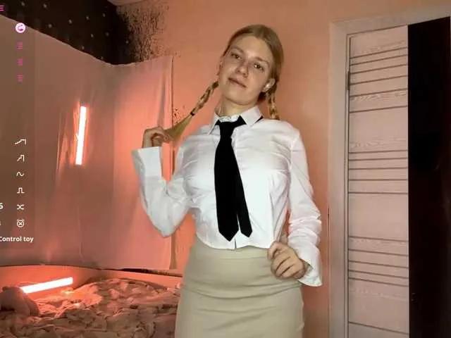 MargueritaMusto — Hot conversations, striptease