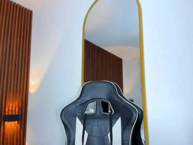 maroly-21 — A dominant man, who knows me to play, kiss