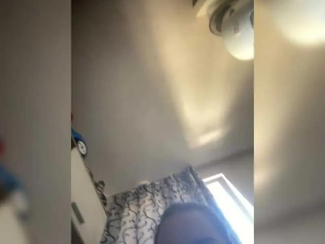 Maya101 — Cnd sunt srutat pe gat