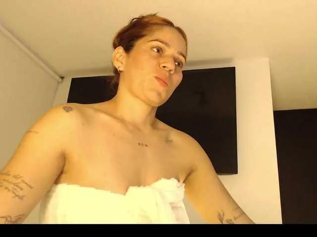 Melanny-gil — I love hot words, that subtly squeeze my neck, spankings that speak rich and delicious things to me, a chivalrous man is the best thing I can have in my life, kisses with a lot of tongues, in short, hard sex.