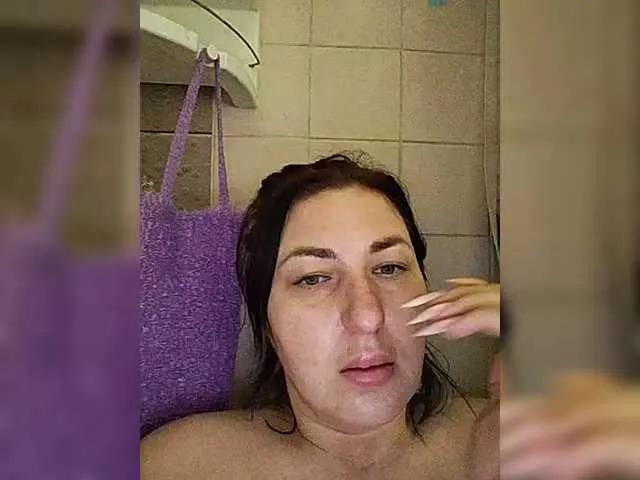 Offline MonicaMilf on BongaCams