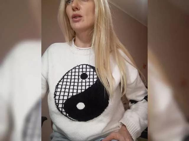 MonnaSky on BongaCams 