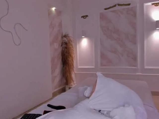 Pamela-78 — I really like to cause very strong erections and reach the maximum point of pleasure without involving my feelings.