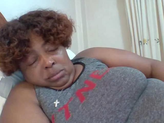 pussylips53 on BongaCams 