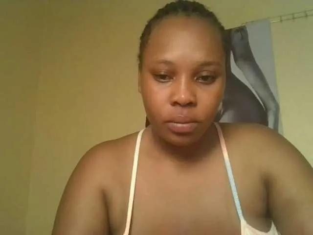 Queenlily25 — Freechat on BongaCams