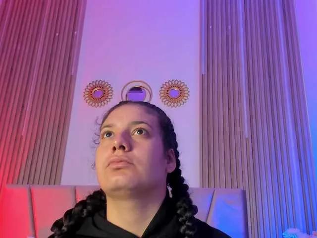 BongaCams RachellJamess  is Freechat  RachellJamess — Me excita el susurro al oido, las manos fuertes en mi cintura, las palaras firmes de un hombre elegante.