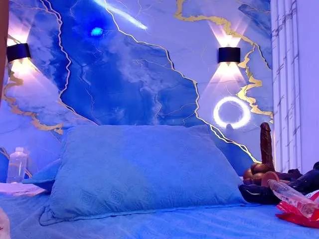 Offline rayne-lor on BongaCams