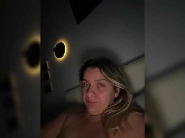 Offline ReveMignoneX on BongaCams