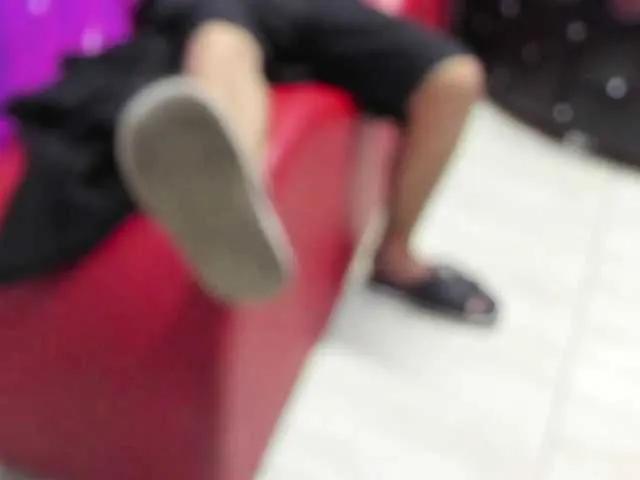 room-kitty — ME GUSTA QUE ME TOQUEN ME MOTIVEN LAS POLLAS ENORMES