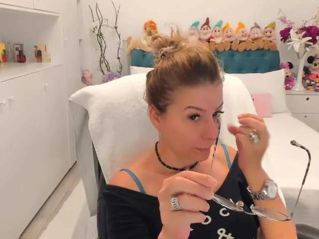 Offline SalomeJade on BongaCams