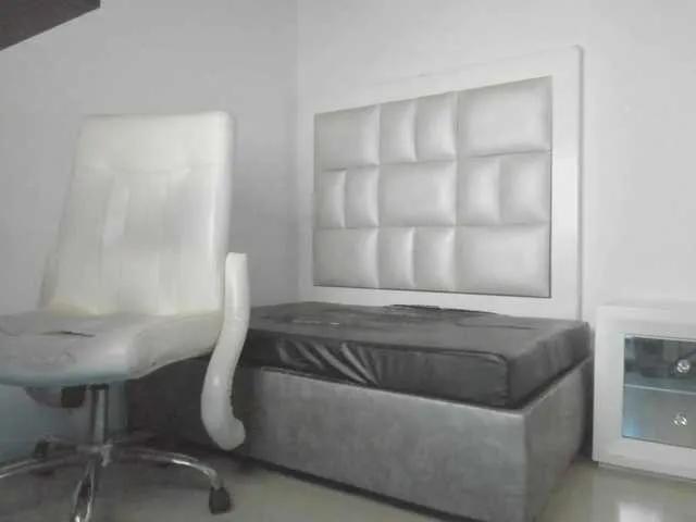 Samantha-js — masturbarme:)