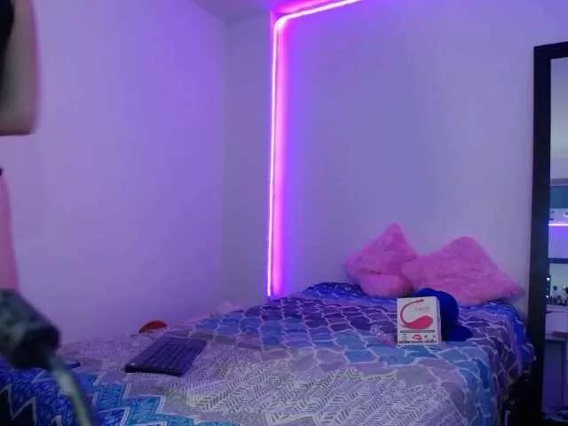 Offline Sammyviolet on BongaCams