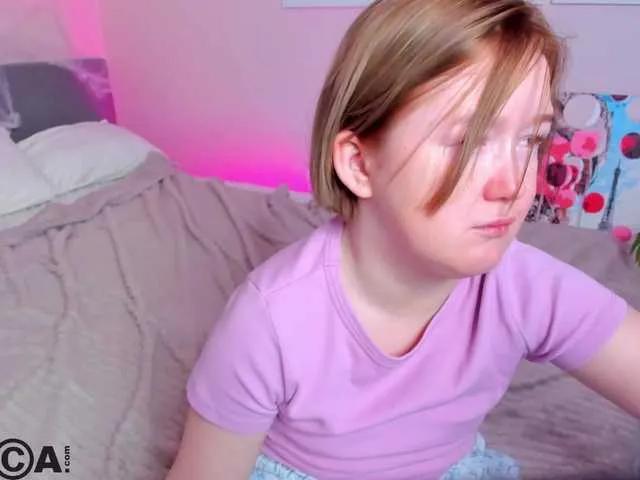 Sara-Moor — I'm turned on by hands, interesting fantasies and submission