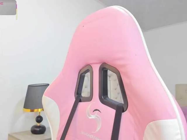 SarahFox — who knows how to excite a woman and who is gentlemanly, attentive, affectionate, and understanding