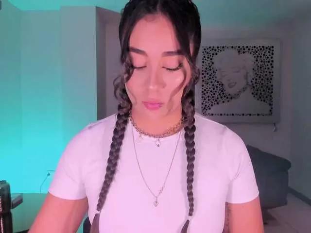 SussyBell — It turns me on when people look at me. I get excited by the details, the mischievous respect, and the challenges that awaken my naughtiest side.
If you know how to play with my mind, you're halfway to victory... and I love tokens.