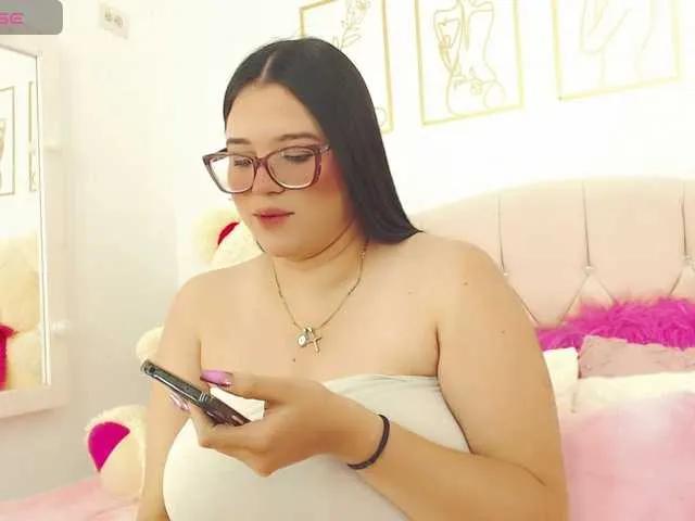 Freechat sweet-pink on BongaCams