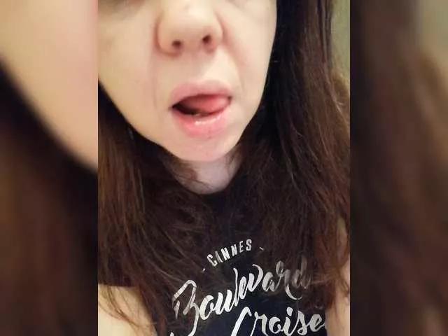 SweetDimond5 on BongaCams 