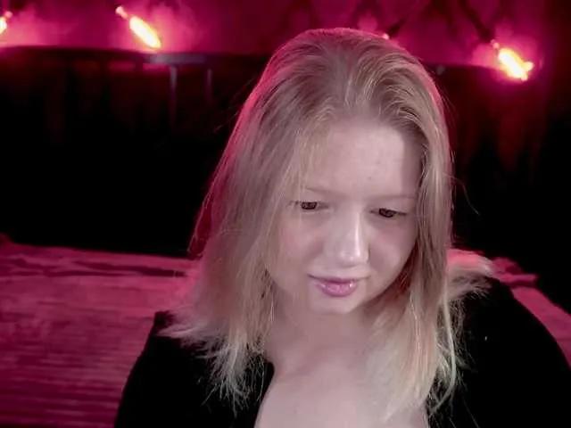 TinkerrBelll — I'm all about those little things that spark my fire---like the perfect lingerie, a naughty whisper, or your sexy compliments... Tell me, what's your favorite way to turn me on? 