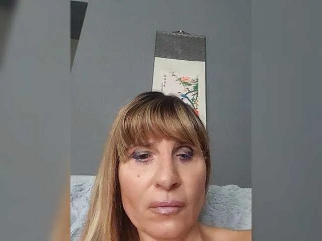 Vanessa69 — Bite dur et pleine de sperme