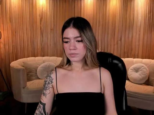 Offline ViolettHansson on BongaCams