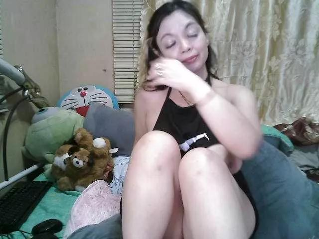 YummyMeily on BongaCams 