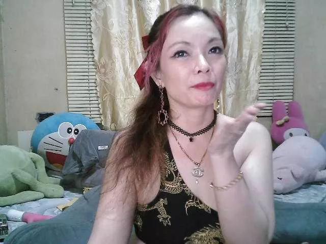 YummyMeily on BongaCams 