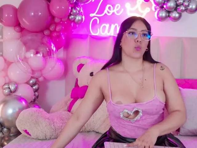 ZoeCamils — - When a man treats me in a special way
- sense of humor
- loving
- spanks
I love good chemistry.
