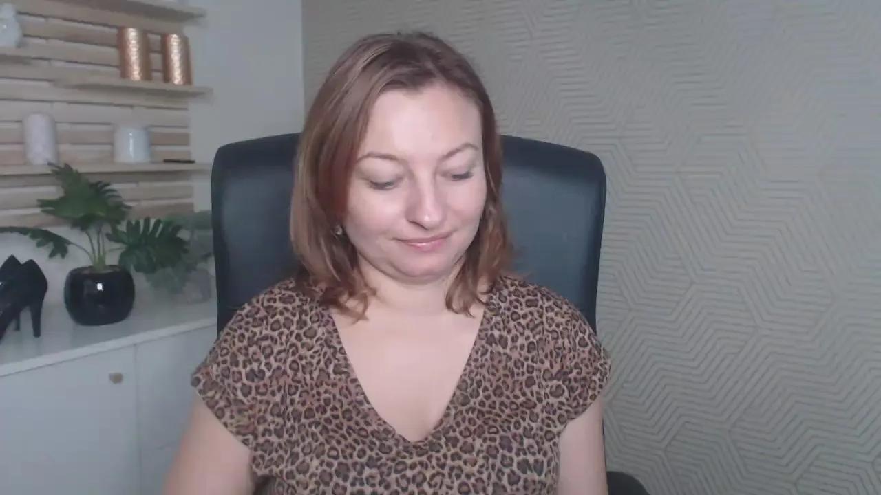 1Angela39 — Freechat on Cam4