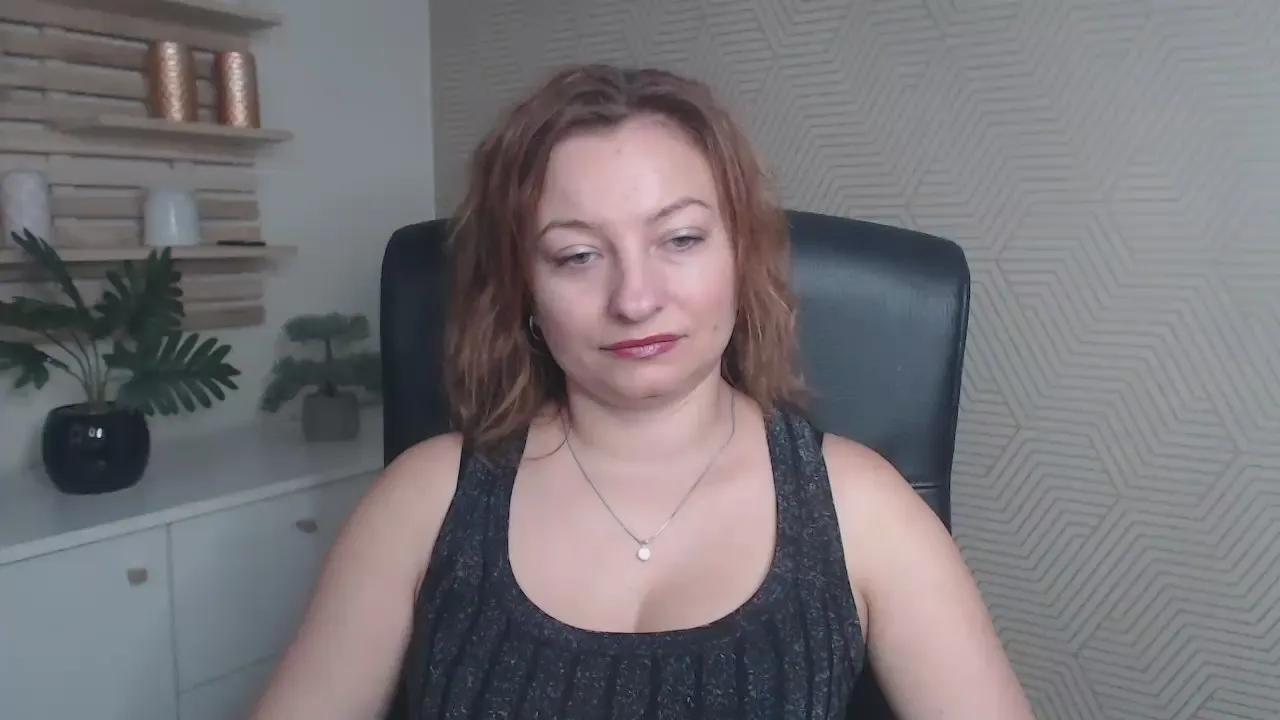 1Angela39 — Freechat on Cam4