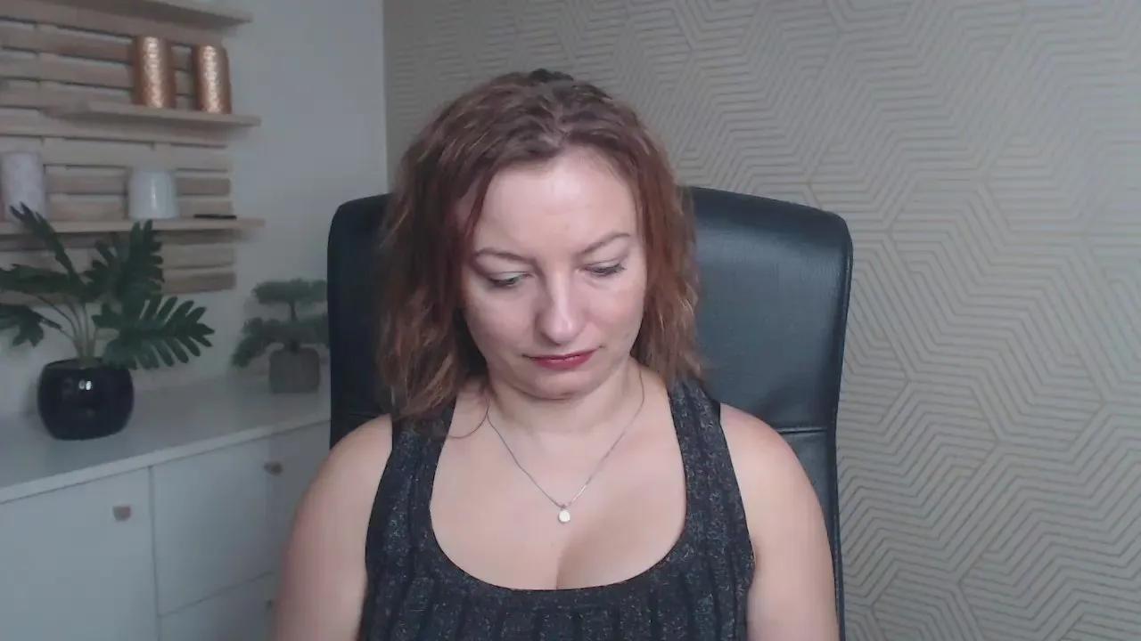 1Angela39 — Freechat on Cam4