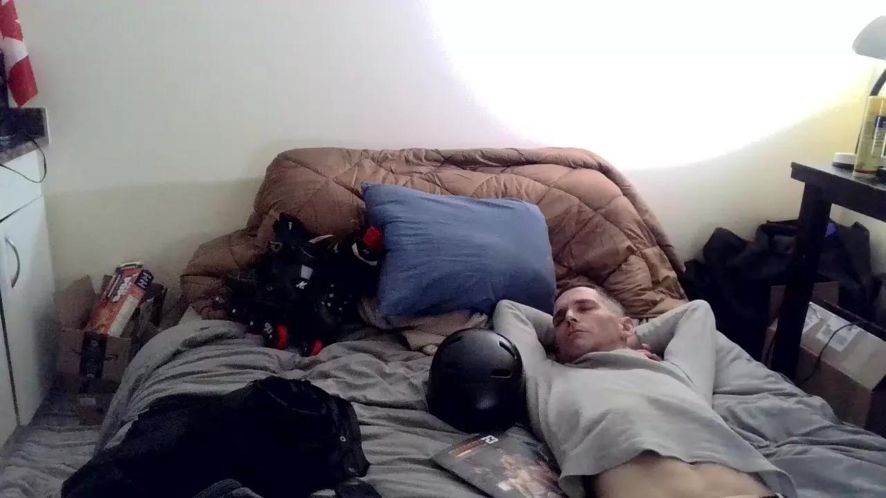 99vers8uncut on Cam4 