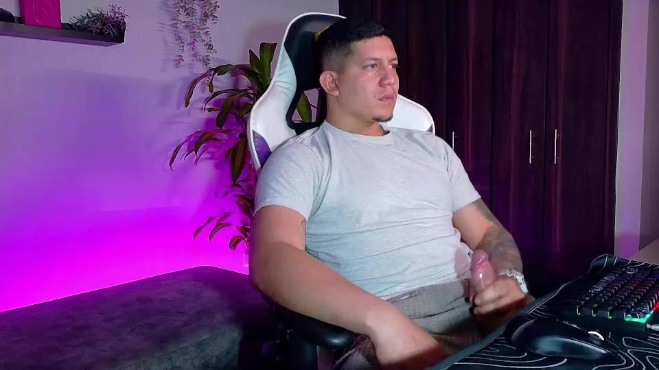 Offline _robertobaggio on Cam4