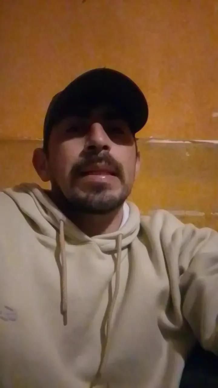 Offline adrian2335 on Cam4