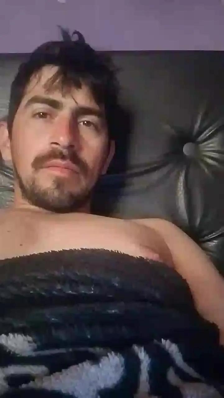 Offline adrian2335 on Cam4